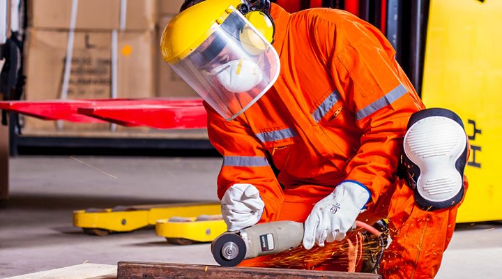 Top reasons to hire coverall suppliers